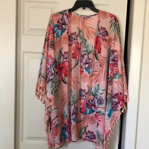 Freshwater Tops - Fringe kimono. NWT 1X